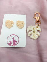 Load image into Gallery viewer, Textured Monstera